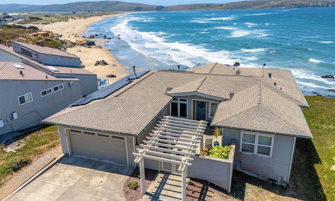 Dillon Beach Casa | Sea Glass Un impresionante Bluff Home, a pie de playa! Hot Tub!¡Camina a la playa!