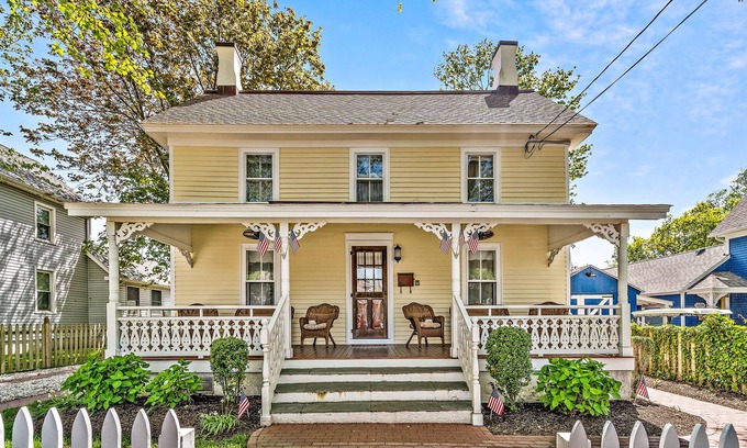 West Cape May Cabaña | Sea Horse Cottage-5 Bedrooms, 3 Full Baths, 2 Half Baths, Sleeps 13