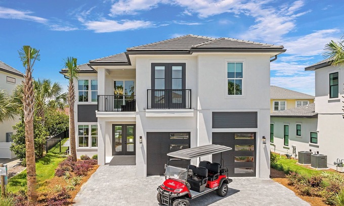 Avalon Beach Estates Casa | Sea La Vie: Private beach steps away, Golf cart, Heated pool & hot tub