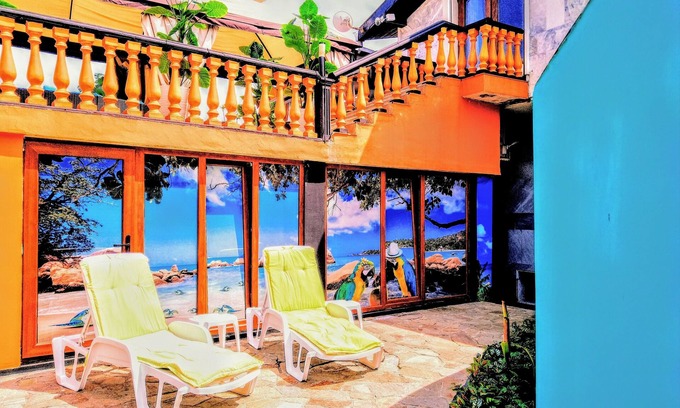 Chernomorets Apartamento | Sea Marble Villa Studio