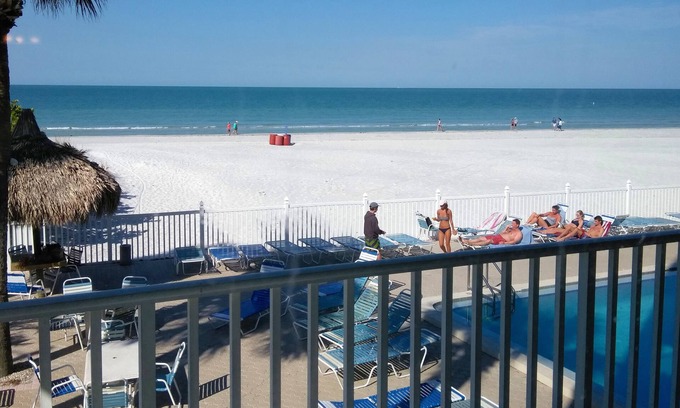 Redington Shores Casa | Sea Oats Beach Resort by Liberte