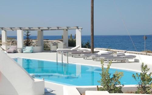 Kamari Apartamento | Sea paradise villas - Seaside & private jacuzzi