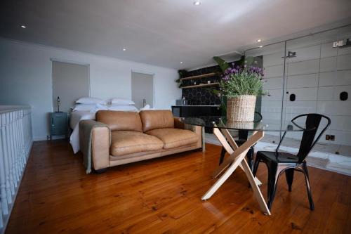 Three Anchor Bay Apartamento | Sea Point Open, Large & Romantic 1 Bed Apt