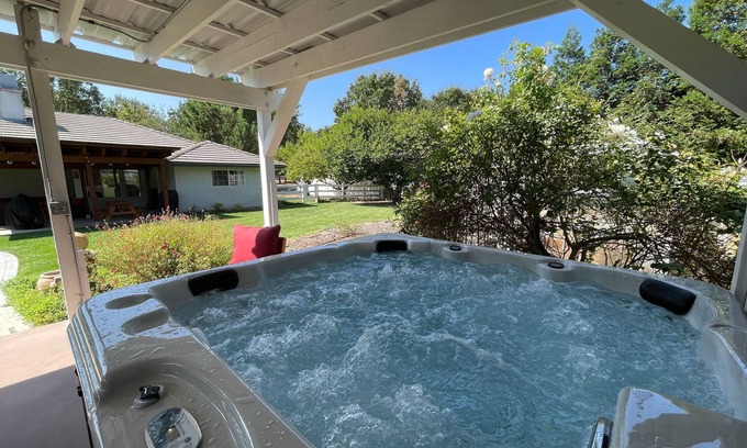 Templeton Casa | Sea Rock Ranch-Wine Country Living at it's Best! Pet Friendly! New Spa!