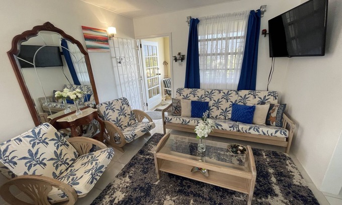 Enterprise Apartamento | Sea Rocks Beach Apartments - Lovely 2 Bedroom Unit