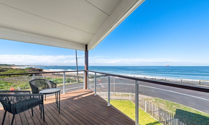 Stockton Casa | Sea, Sand and Serenity - Spectacular 5-bedroom beachfront home in Stockton - with pool!