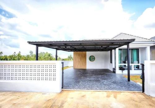 Trat Casa | Sea & Sand House