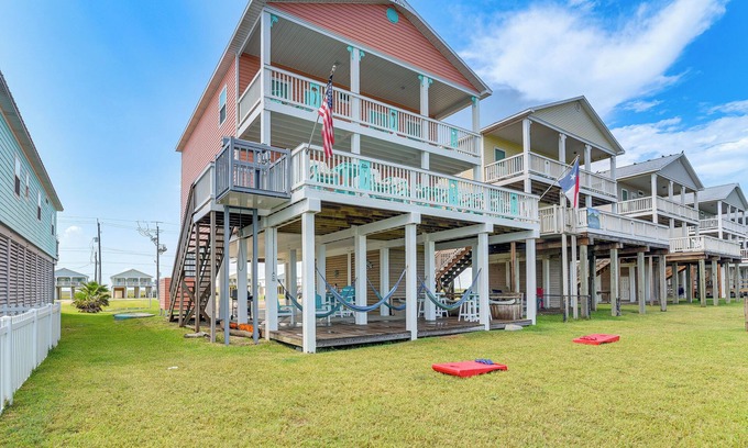 Freeport Casa | ¡NUEVO! Retiro frente al mar - ¡Pasos a la playa de Surfside!