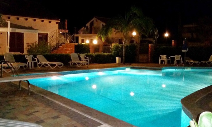 Piana Calzata Apartamento | Apartamento junto al mar con piscina, terraza con vista al mar, WiFi, cerca de Cefalu Palermo
