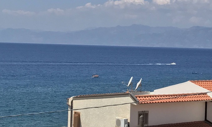 Lazzaro Apartamento | Sea Terrace