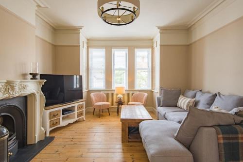 Hythe Casa | Sea to Sea by Keepers Cottages