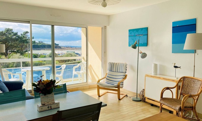 Trevou-Treguignec Apartamento | Sea view apartment, Pink Granite Coast