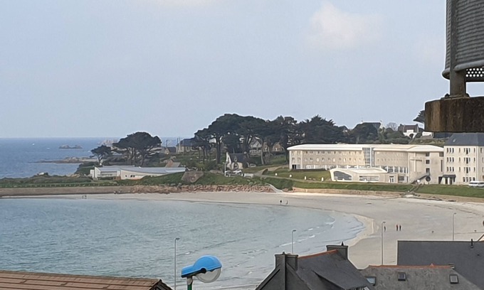 Trevou-Treguignec Apartamento | Sea view apartment