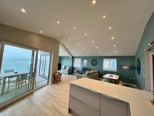 Westleigh Apartamento | Sea View Apartment 74, Luxury 3 bed, Golden Bay Holiday Village