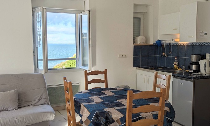 Planguenoual Apartamento | Sea view apartment close to restaurant and hiking trail