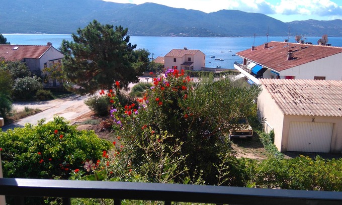 Tiuccia Apartamento | Apartamento con vistas al mar en tiuccia.