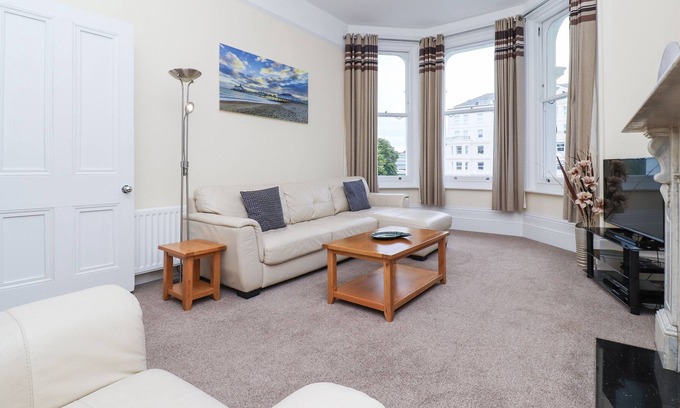 Eastbourne Seafront Apartamento | Apartamento con vistas al mar junto a teatros, tenis y centro de conferencias