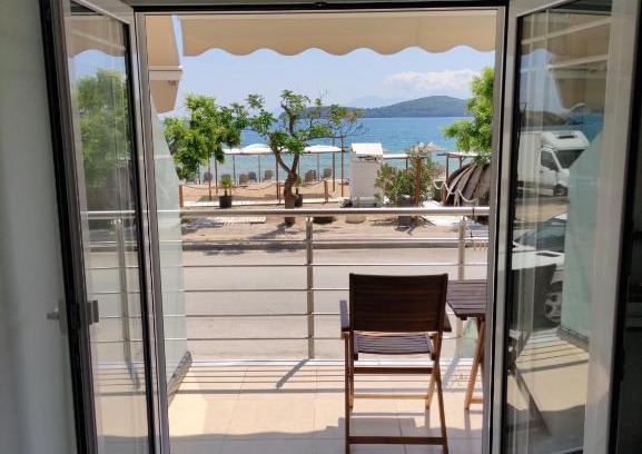Nea Peramos Apartamento | Sea View Apartments Nikos