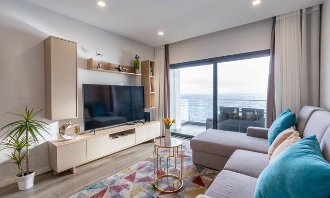 Gaula Apartamento | Sea View Balcony by Madeira Sun Travel