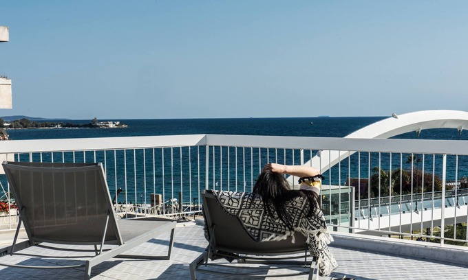 Alimos Apartamento | Sea View Beach Penthouse – Athens Coast