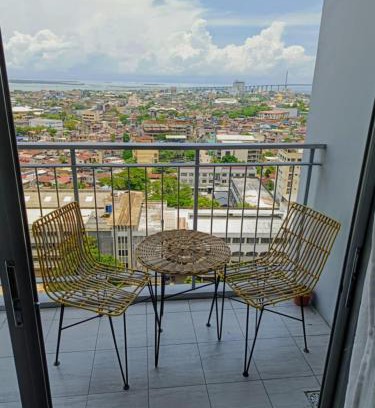 Cebu Apartamento | Sea View Condo with Balcony Near Ayala