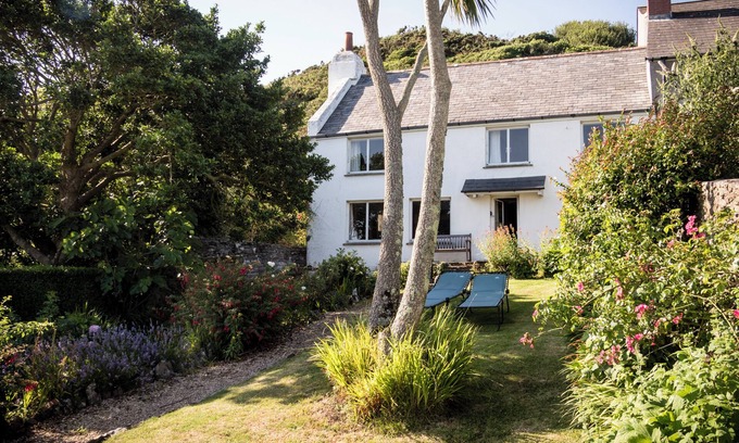 East Prawle Cabaña | Sea View Cottage, 10 mins walk to the beach, no WiFi or phone signal!