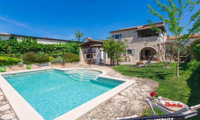Vosteni Villa | Sea view, garden with barbecue, pool with loungers, parking, air conditioning
