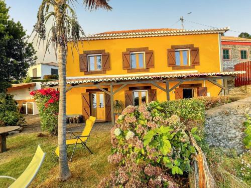 Calheta Casa | Sea-view house in Fajã da Ovelha with garden and terrace