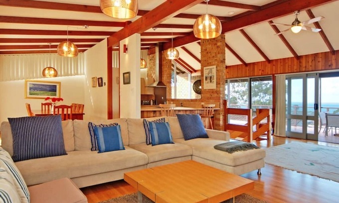 Vincentia Casa | Sea-View Lodge - BEAUTIFUL VIEWS OF VINCENTIA