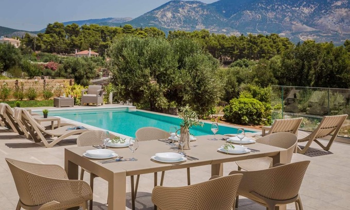 Pesada Villa | Sea view modern villa with infinity pool
