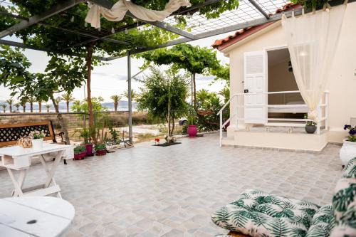 Nea Kios Casa | Sea View Residence