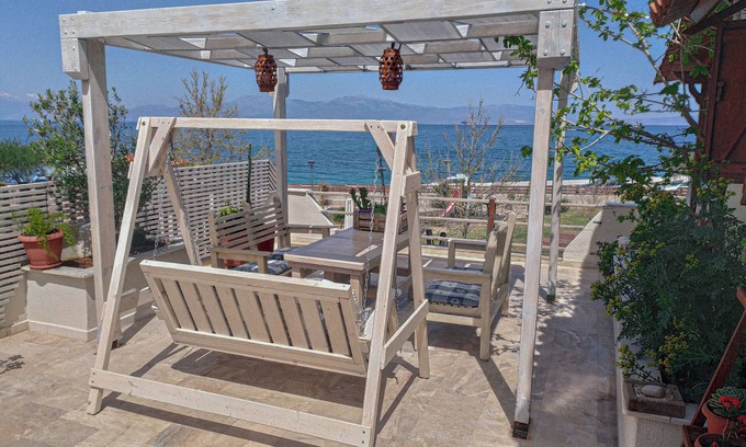 Kiato Apartamento | Sea View Roof Garden Apartment