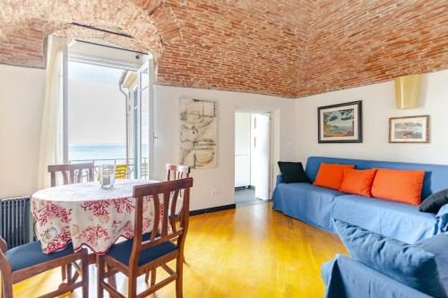Cervo Apartamento | Sea View Suite - Sleeps 3 - Free Parking