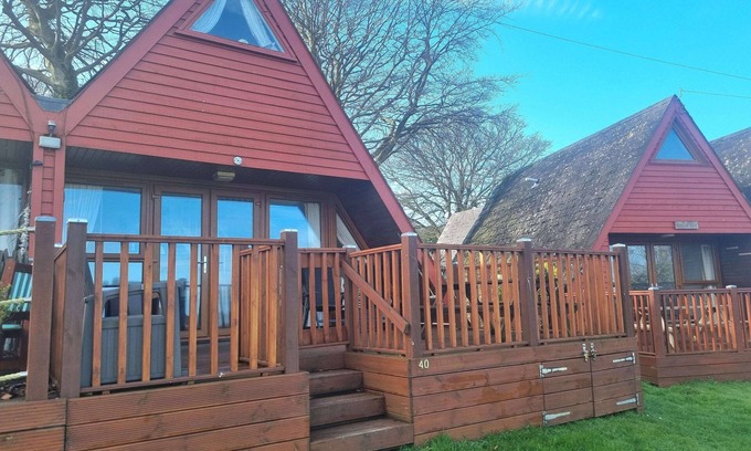 Great Mongeham Chalet De Esquí | SEA VIEWS at Coastal chalet in Kingsdown Park with pool & tennis court onsite.