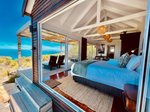 Plettenberg Bay Casa | Sea Views, Hikes & Tranquility Clifftop Cabin