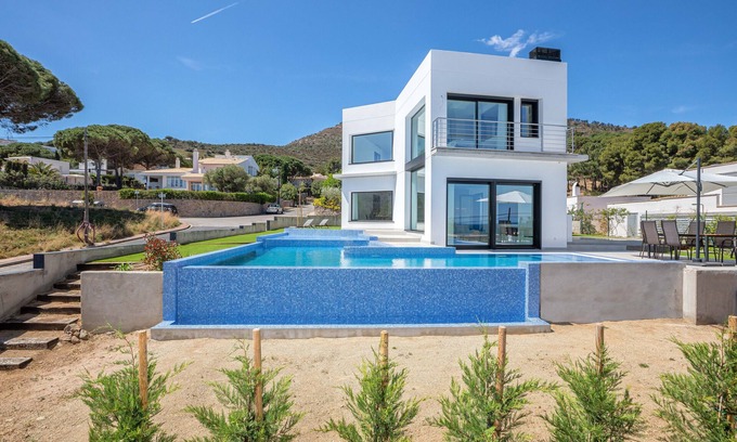 Port de la Selva Casa | Sea views in "Cap de Creus". Free WIFI. Ideal Families. LUMEN HOUSE.