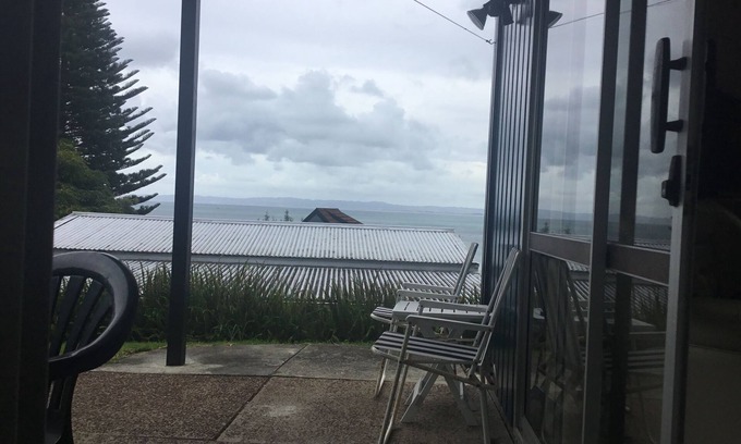 Whangarei Heads Apartamento | Sea views, private garden by the beach