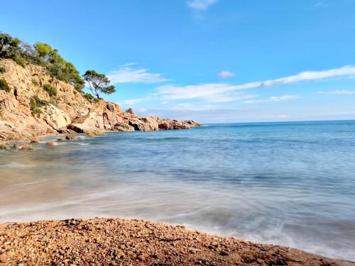 Salionc Apartamento | ⭑ Sea views + private beach. What else? ⭑