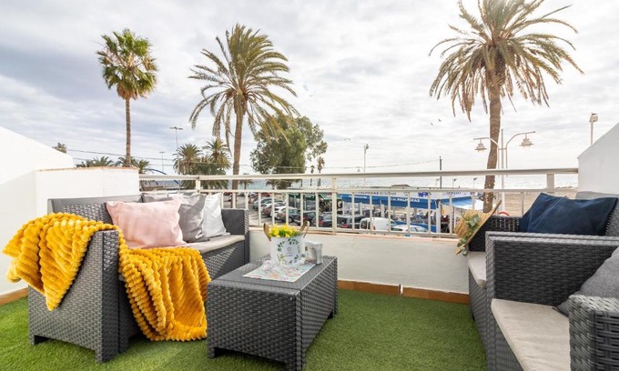Las Acacias Apartamento | Sea & Wave Pedregalejo Beach Apartment