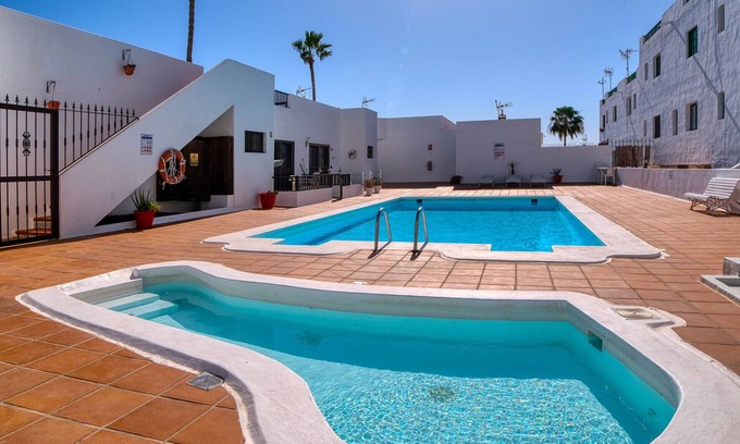 Puerto del Carmen Chalet De Esquí | Sea Waves Lanzarote - Gran terraza, piscina comunitaria, WiFi con fibra
