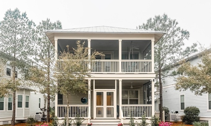 Santa Rosa Beach Casa | Sea You Soon en NatureWalk 30A 3 camas king, carro de golf de 6 plazas y 4 bicicletas.
