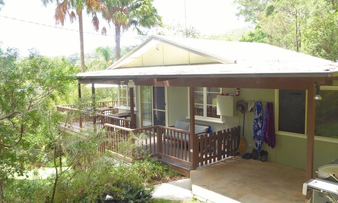 Avoca Beach Cabaña | Selva Seabreeze Cottage, a 300 metros de la playa