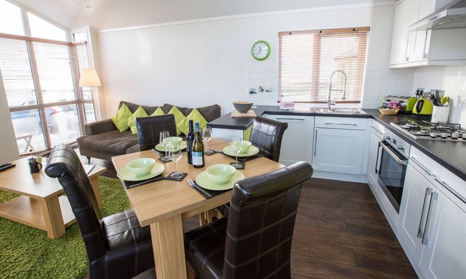 Anstruther Cabina | Seabreeze Lodge (2 camas) Mascotas: un albergue con capacidad para 4 personas en 2 habitaciones