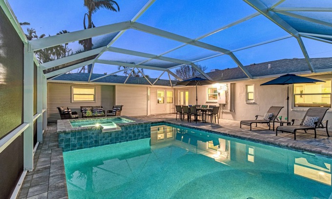 Saint Armands Key Casa | Seabreeze Serenity: Coastal Luxury Retreat with Pool & Spa Steps from Lido Beach & St. Armands