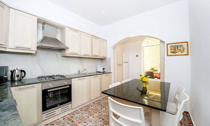 Tower Road Casa | Seabreeze Townhouse Sliema