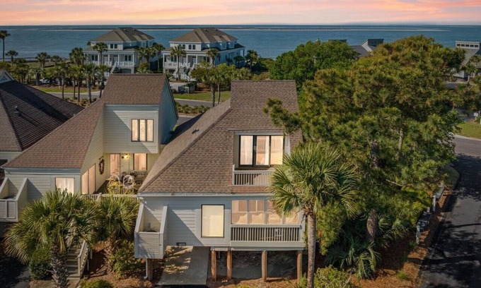Charleston County Villa | Seabrook Exclusives: 706 Spinnaker Beach Villa