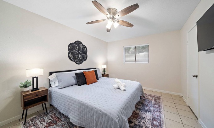 El Lago Casa | Seabrook Sanctuary – Family Retreat Near the Coast