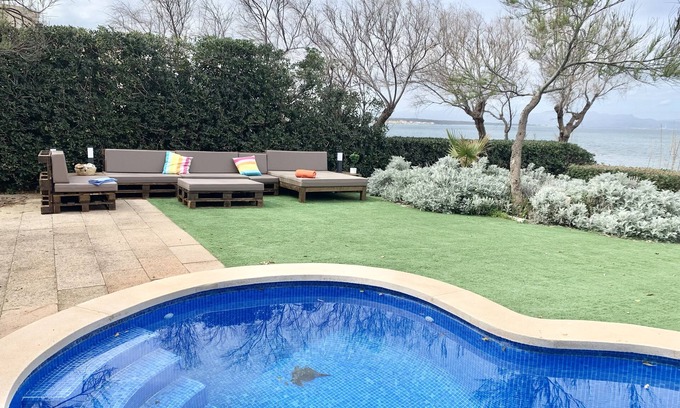 Urbanizacion S'Estanyol Casa | VILLA EN PRIMERA LÍNEA DEL MAR. SOLEADA Y ACOGEDORA