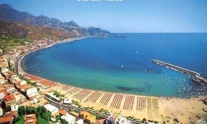 Porticato Apartamento | Frente al mar de 2 ambientes con perfecta vista al mar y el Etna