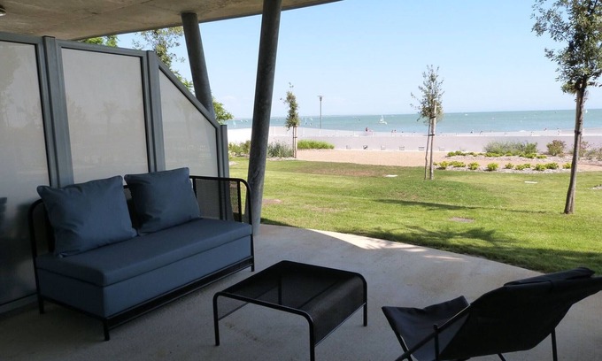 La Tranche-sur-Mer Apartamento | Apartamento frente al mar, 2 habitaciones, piscina, aparcamiento, mascotas permitidas